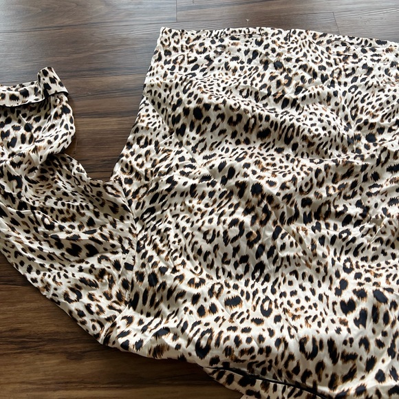 VS Silk Animal Print Pajama Set - Picture 6 of 8